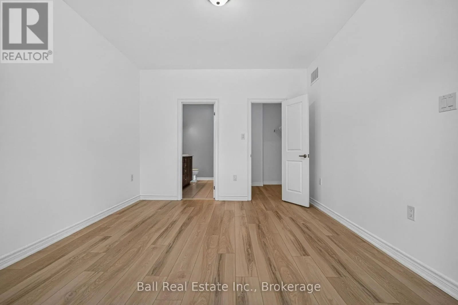 26 - 17 LAKEWOOD CRESCENT #26