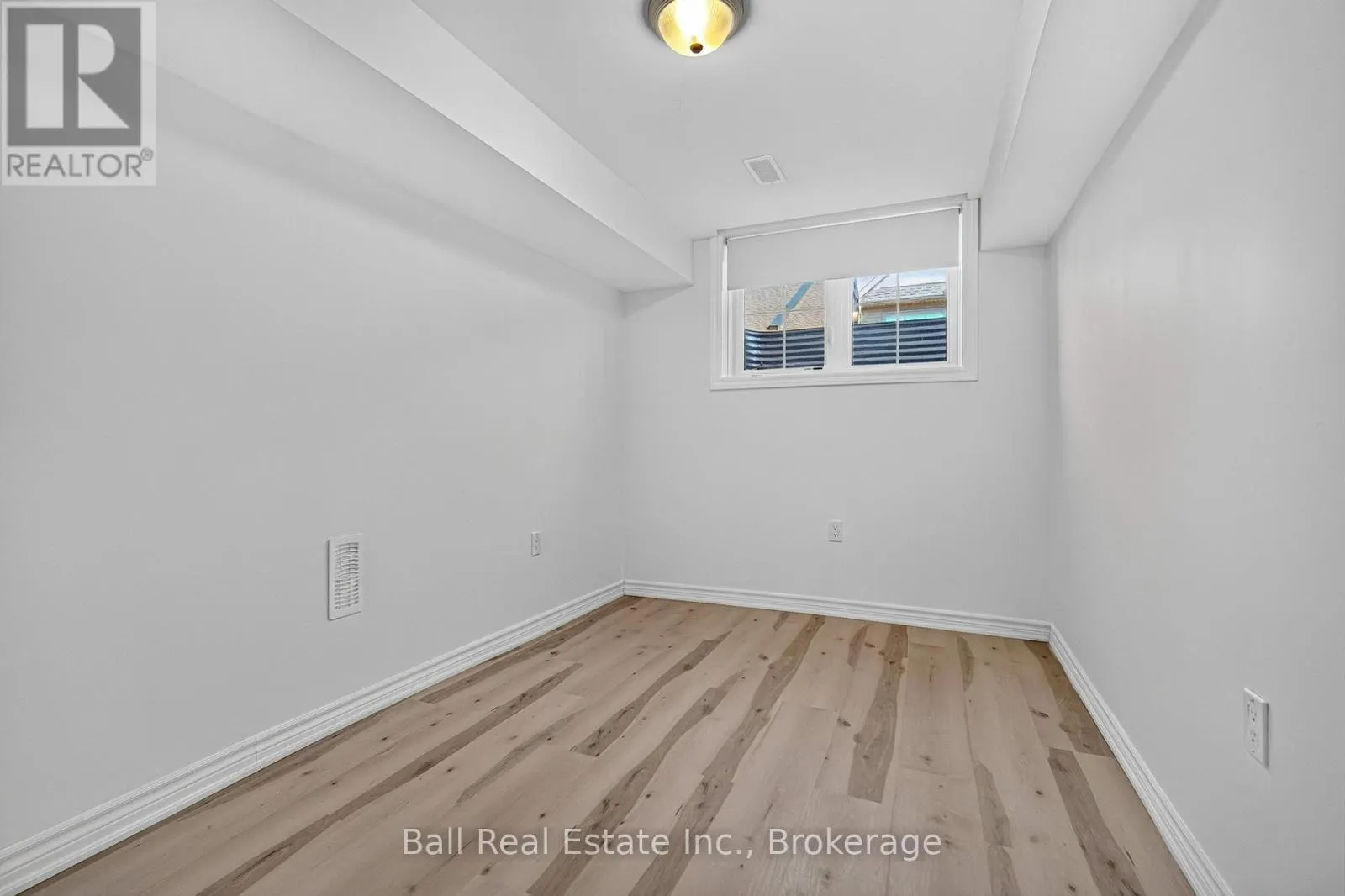 26 - 17 LAKEWOOD CRESCENT #26