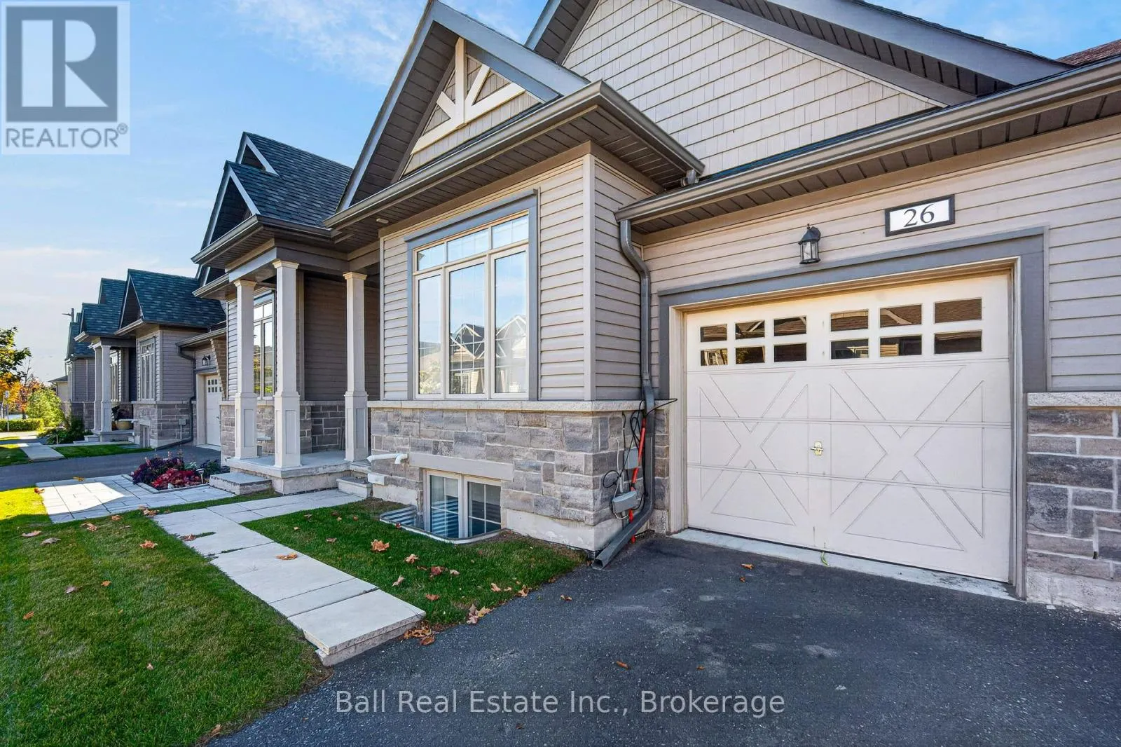26 - 17 LAKEWOOD CRESCENT #26