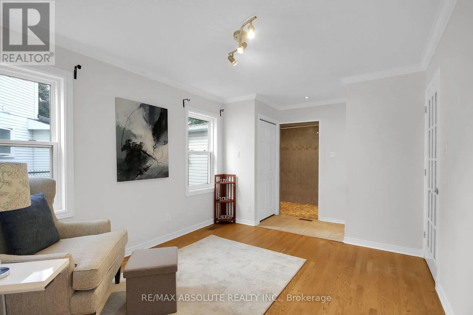 38 FORESTGLADE CRESCENT