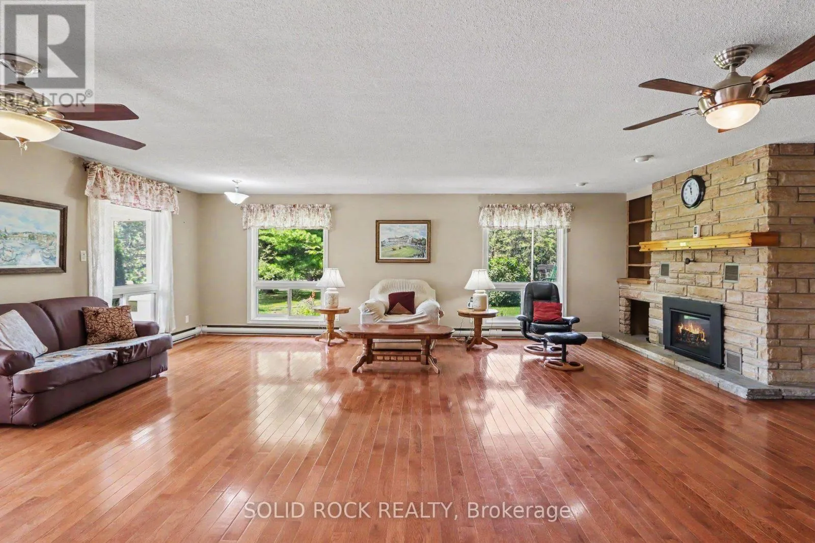220 HIGHFIELD CRESCENT