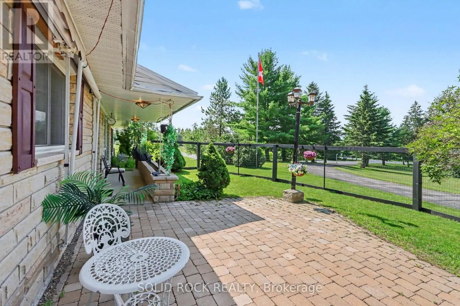 220 HIGHFIELD CRESCENT