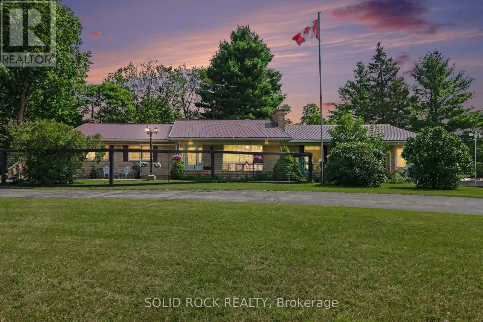 220 HIGHFIELD CRESCENT