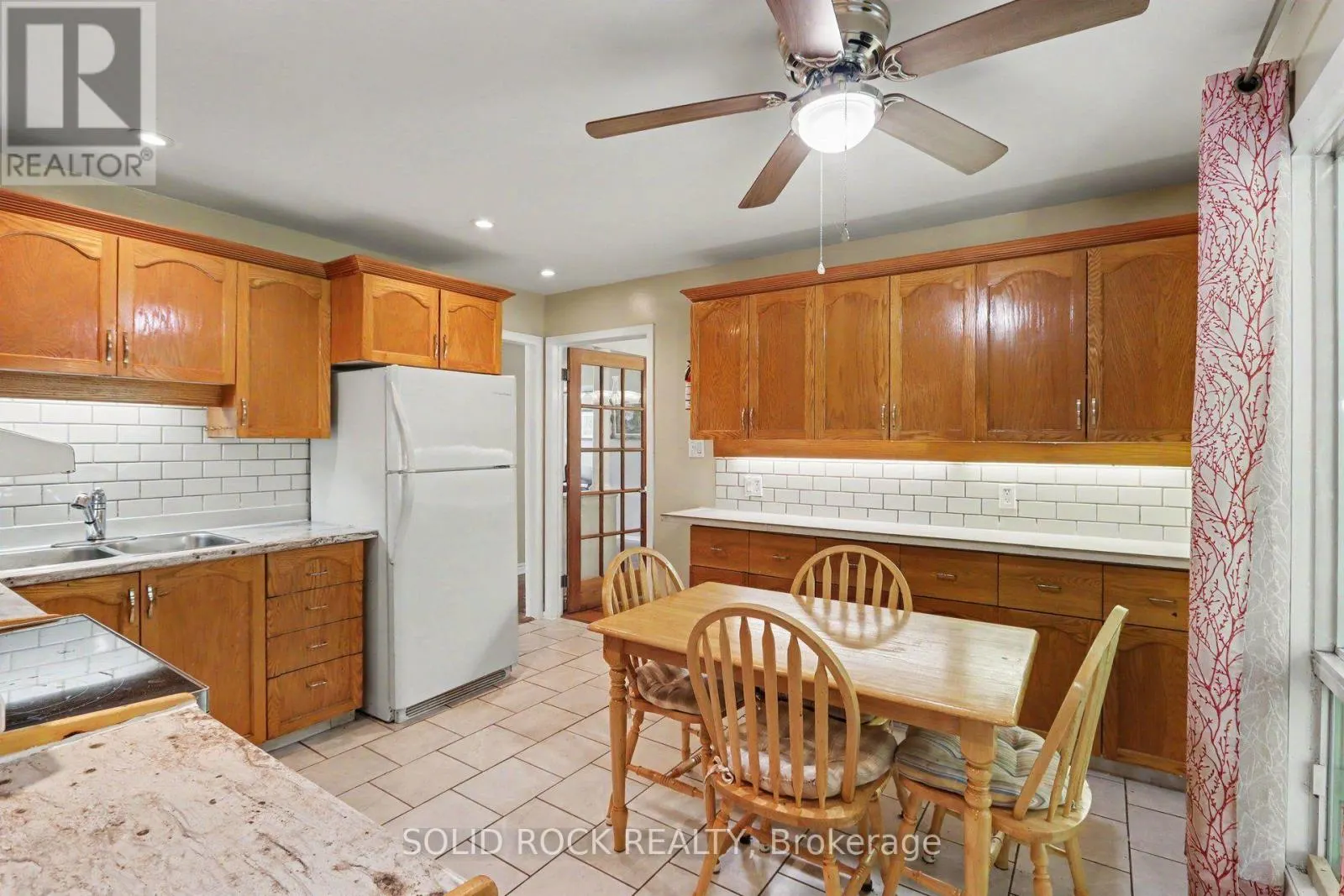 220 HIGHFIELD CRESCENT