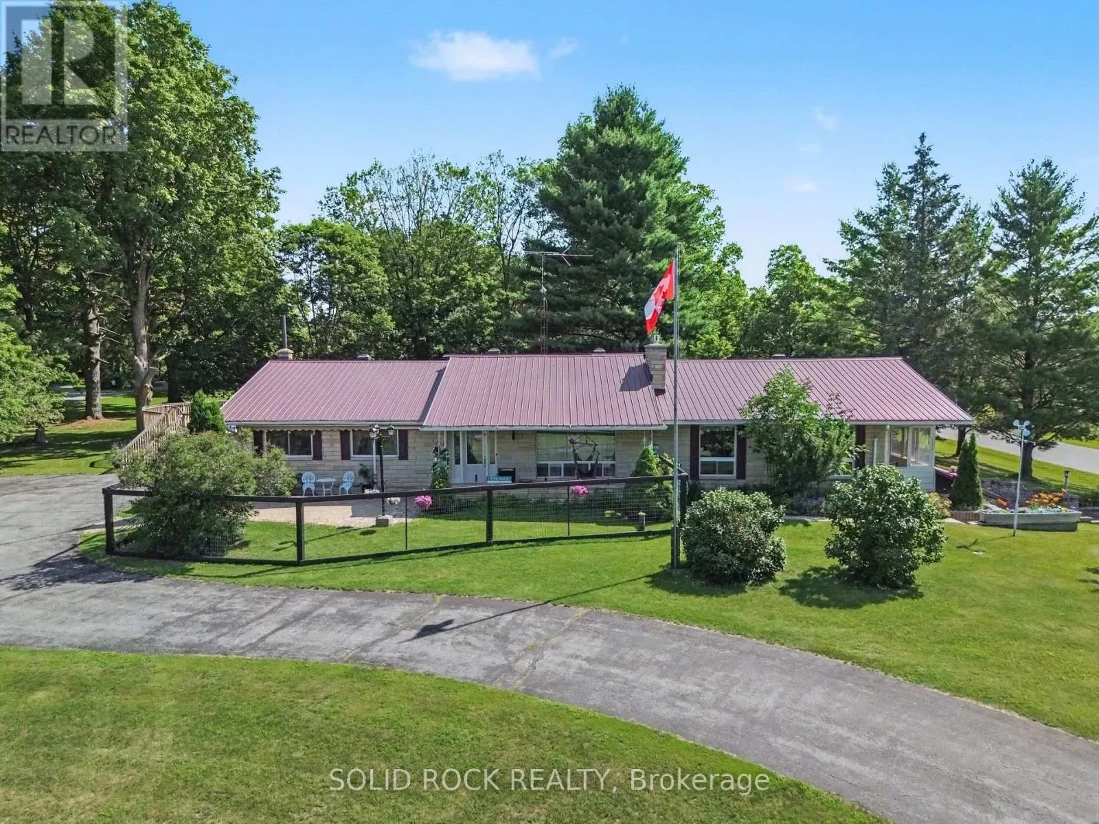 220 HIGHFIELD CRESCENT