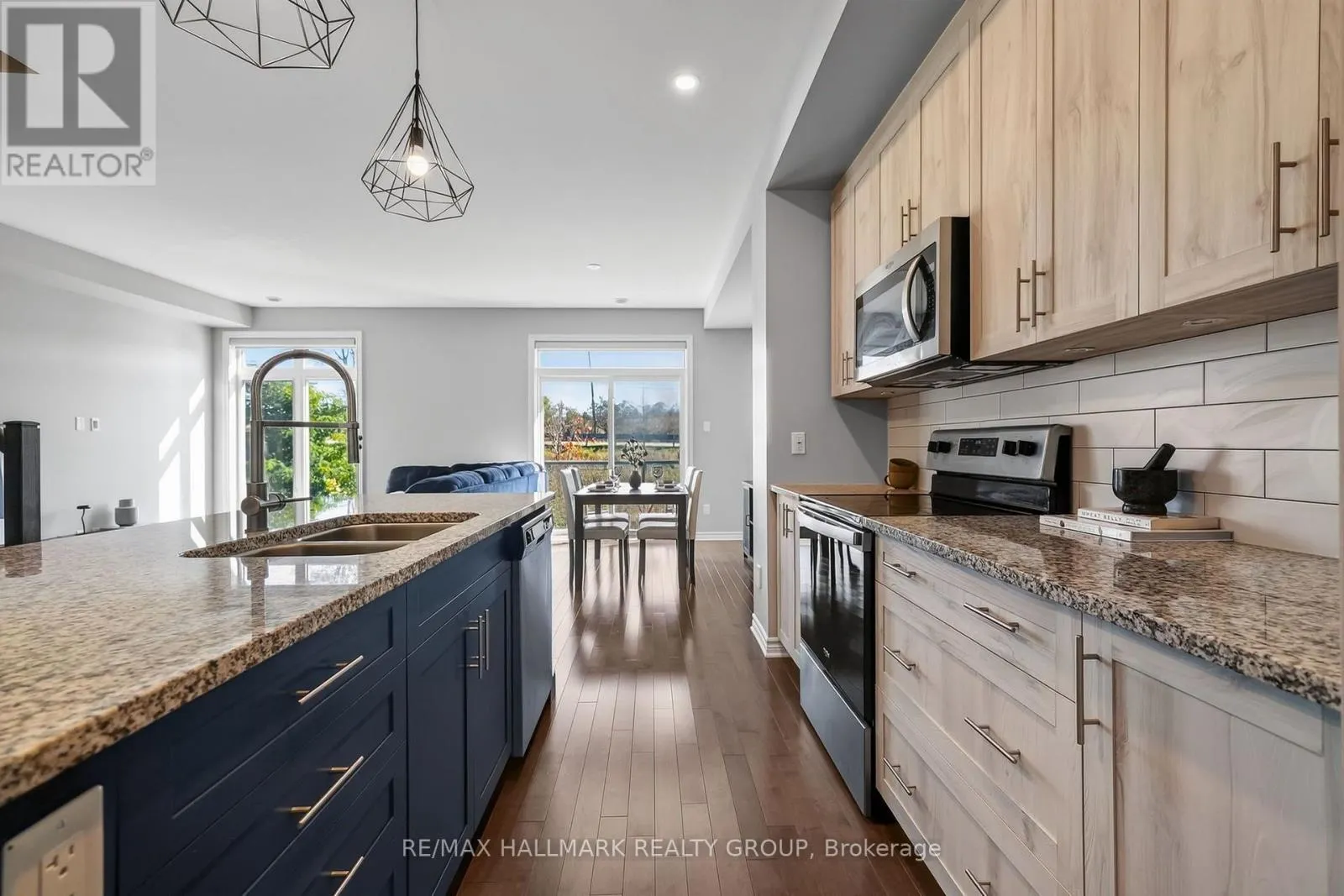 794 CAP DIAMANT WAY
