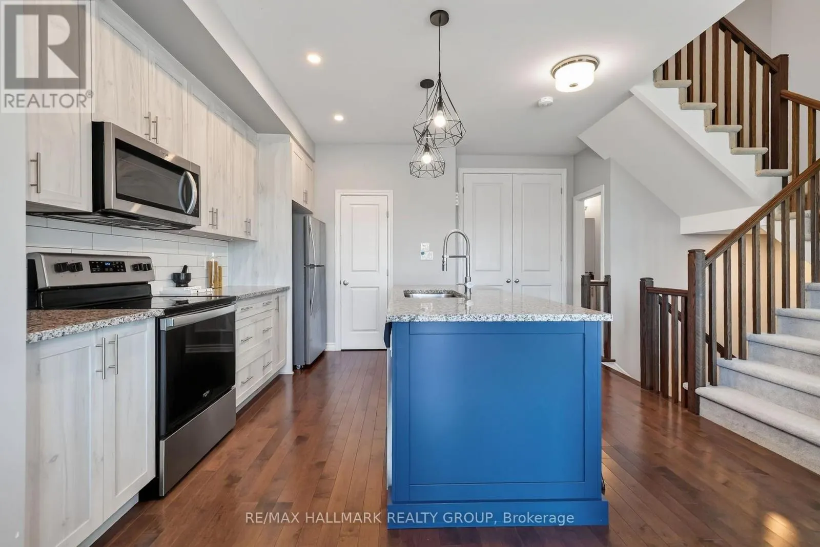 794 CAP DIAMANT WAY