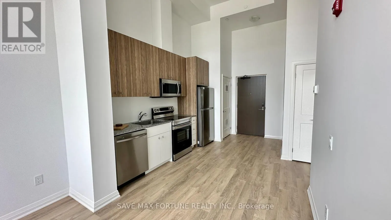 110 - 101 GOLDEN EAGLE ROAD