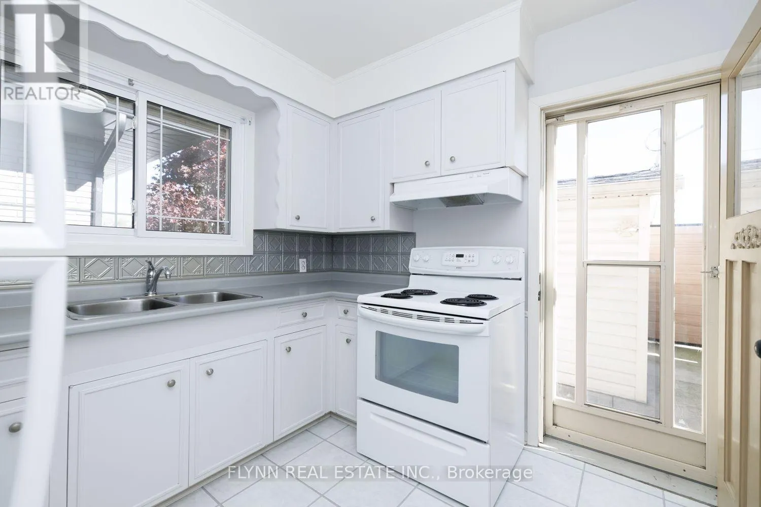 8968 BANTING AVENUE
