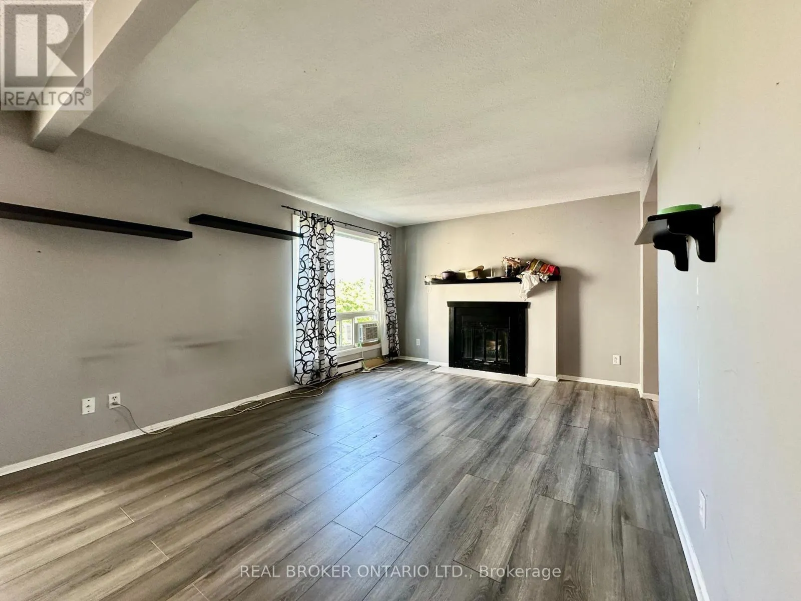 72B - 750 ST. ANDRE DRIVE