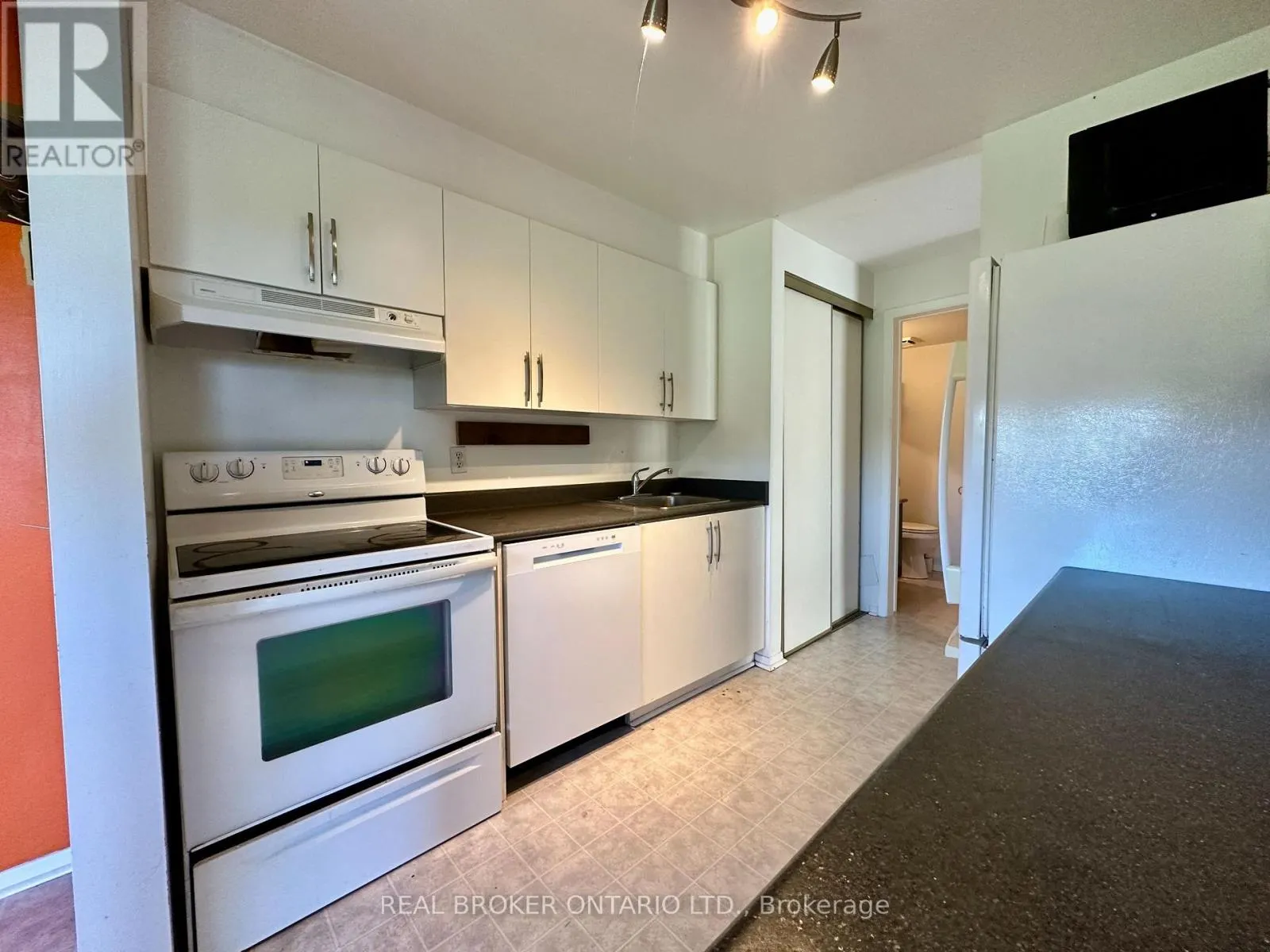 72B - 750 ST. ANDRE DRIVE