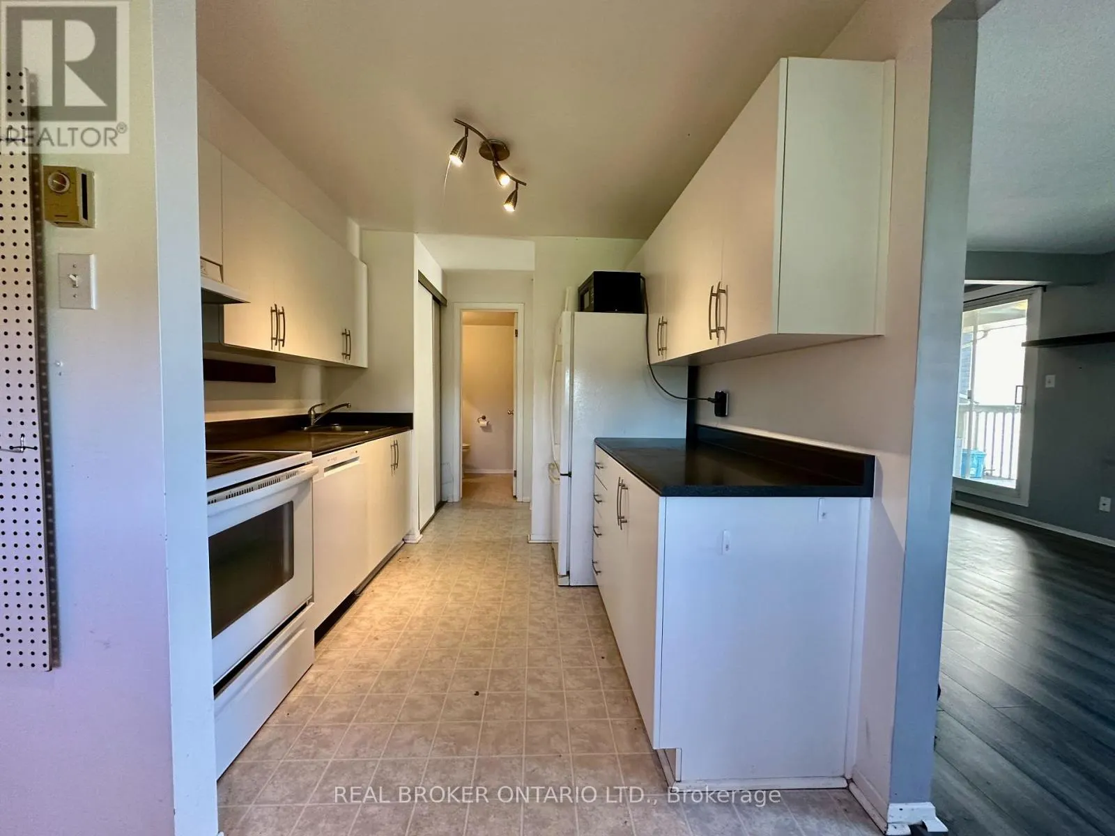 72B - 750 ST. ANDRE DRIVE