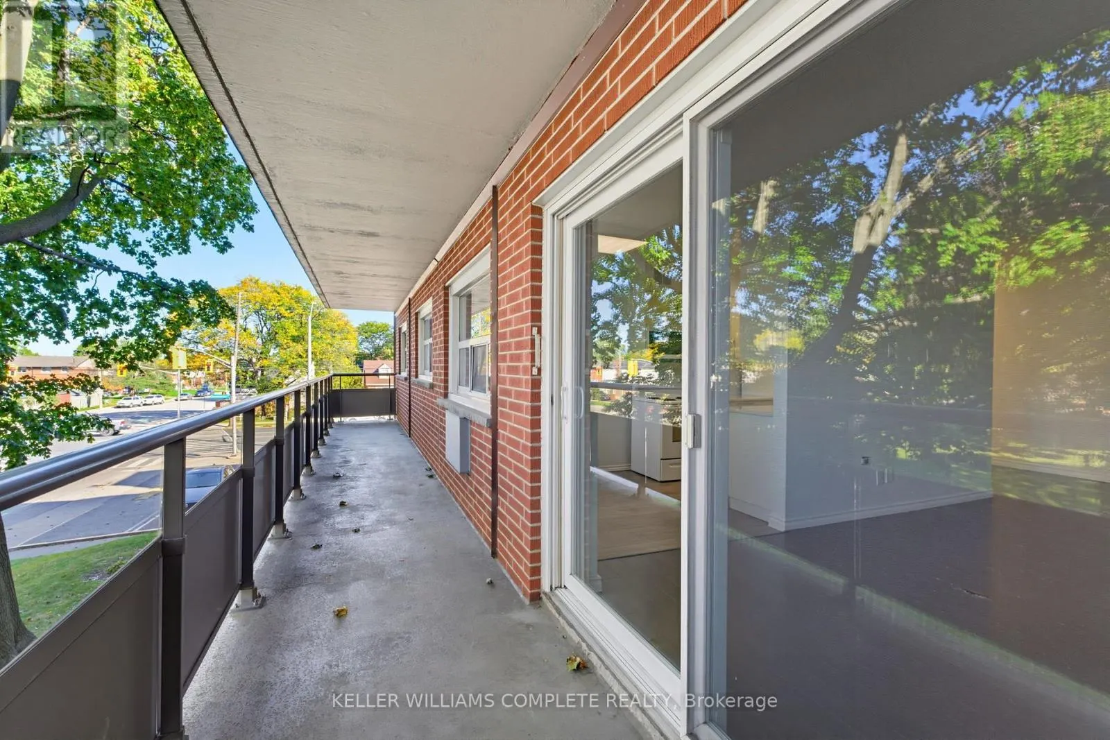 210 - 11 WOODMAN DRIVE S
