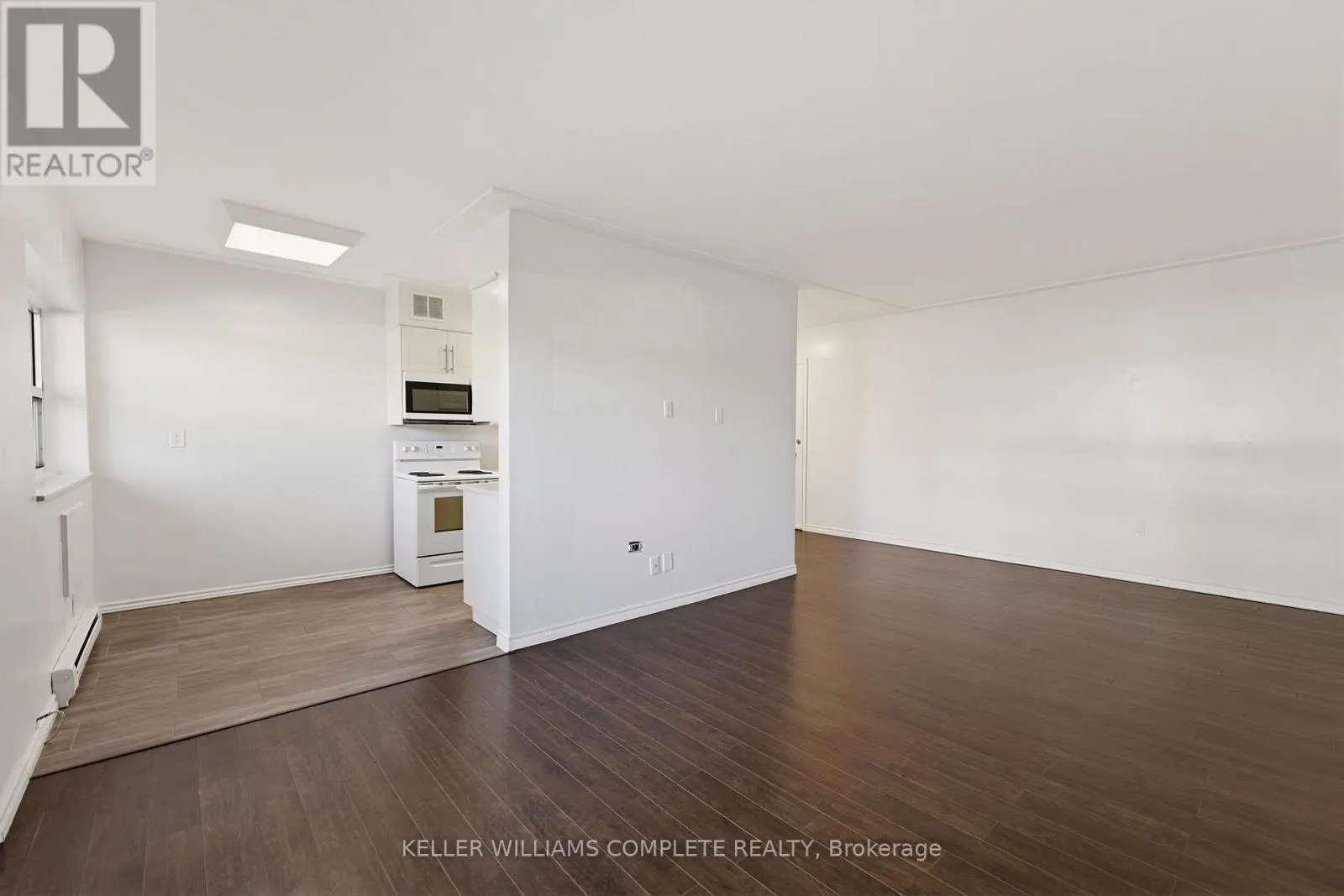 210 - 11 WOODMAN DRIVE S