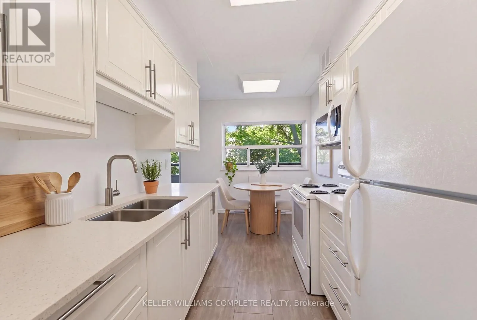 210 - 11 WOODMAN DRIVE S