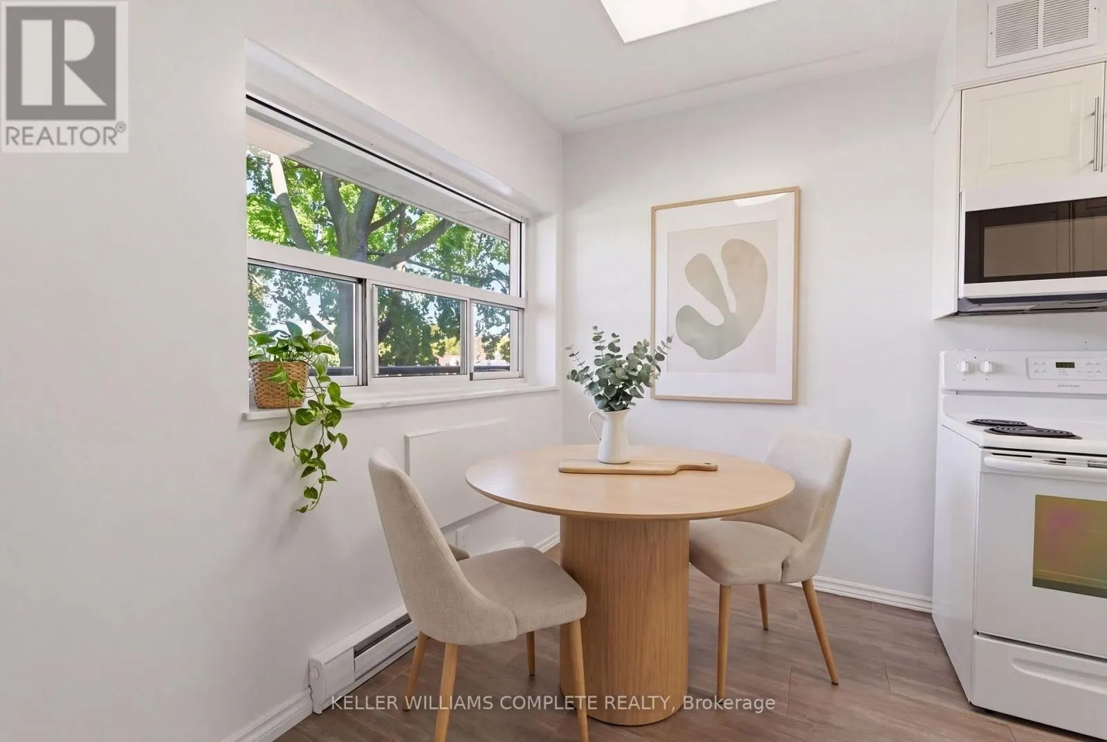 210 - 11 WOODMAN DRIVE S