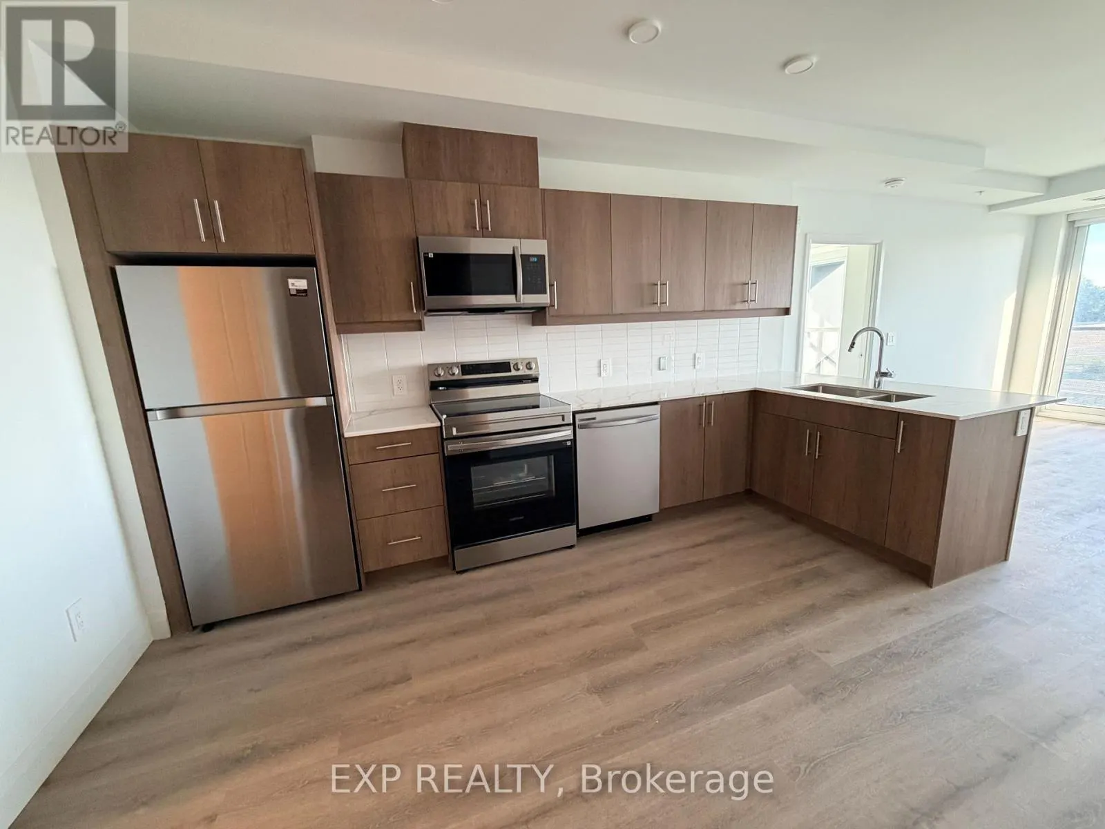 308 - 1333 WEBER STREET E