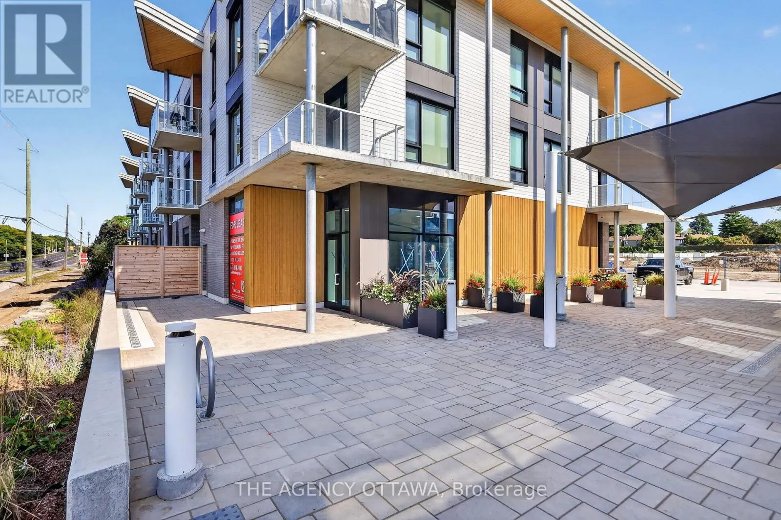 1 - 3073 RIVERSIDE DRIVE E