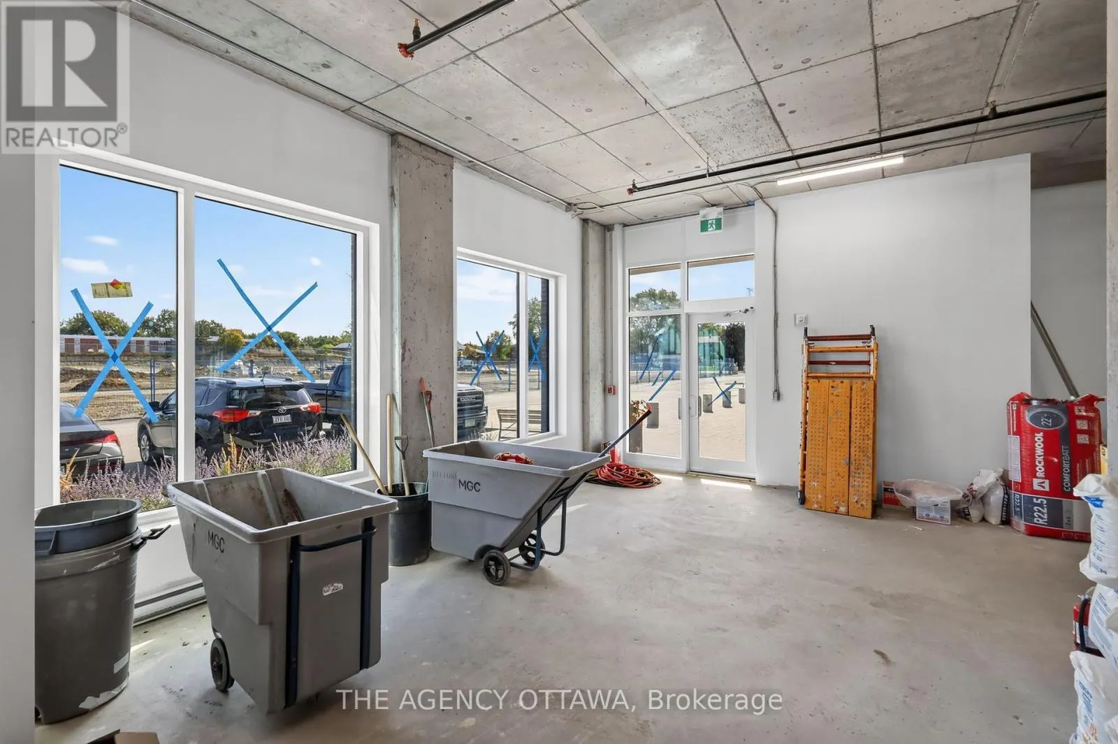 1 - 3073 RIVERSIDE DRIVE E