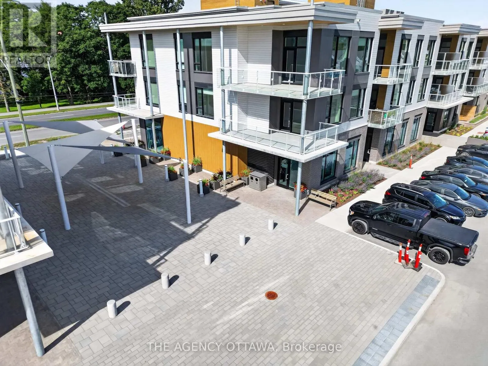 1 - 3073 RIVERSIDE DRIVE E