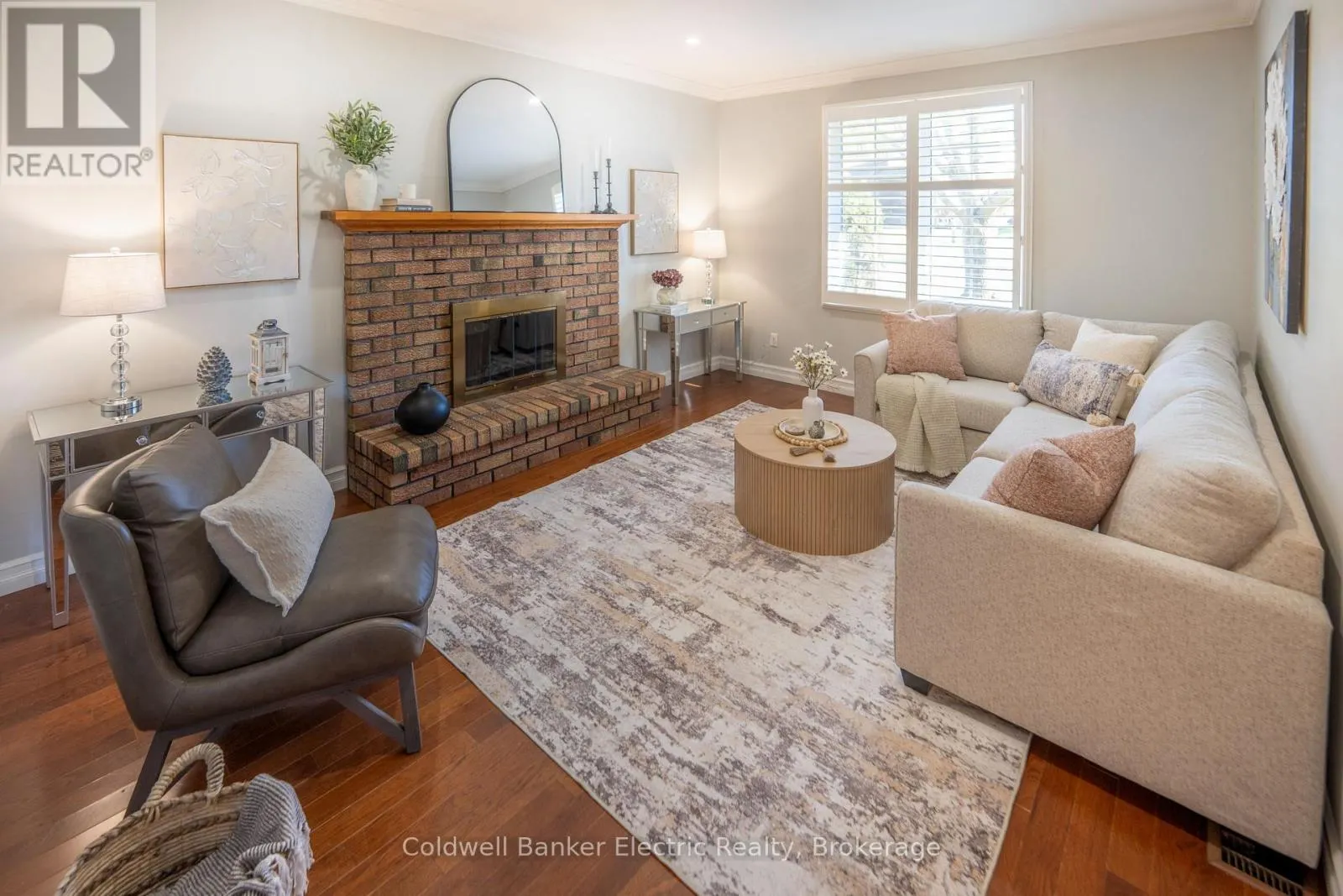 958 SMITHSIDE COURT