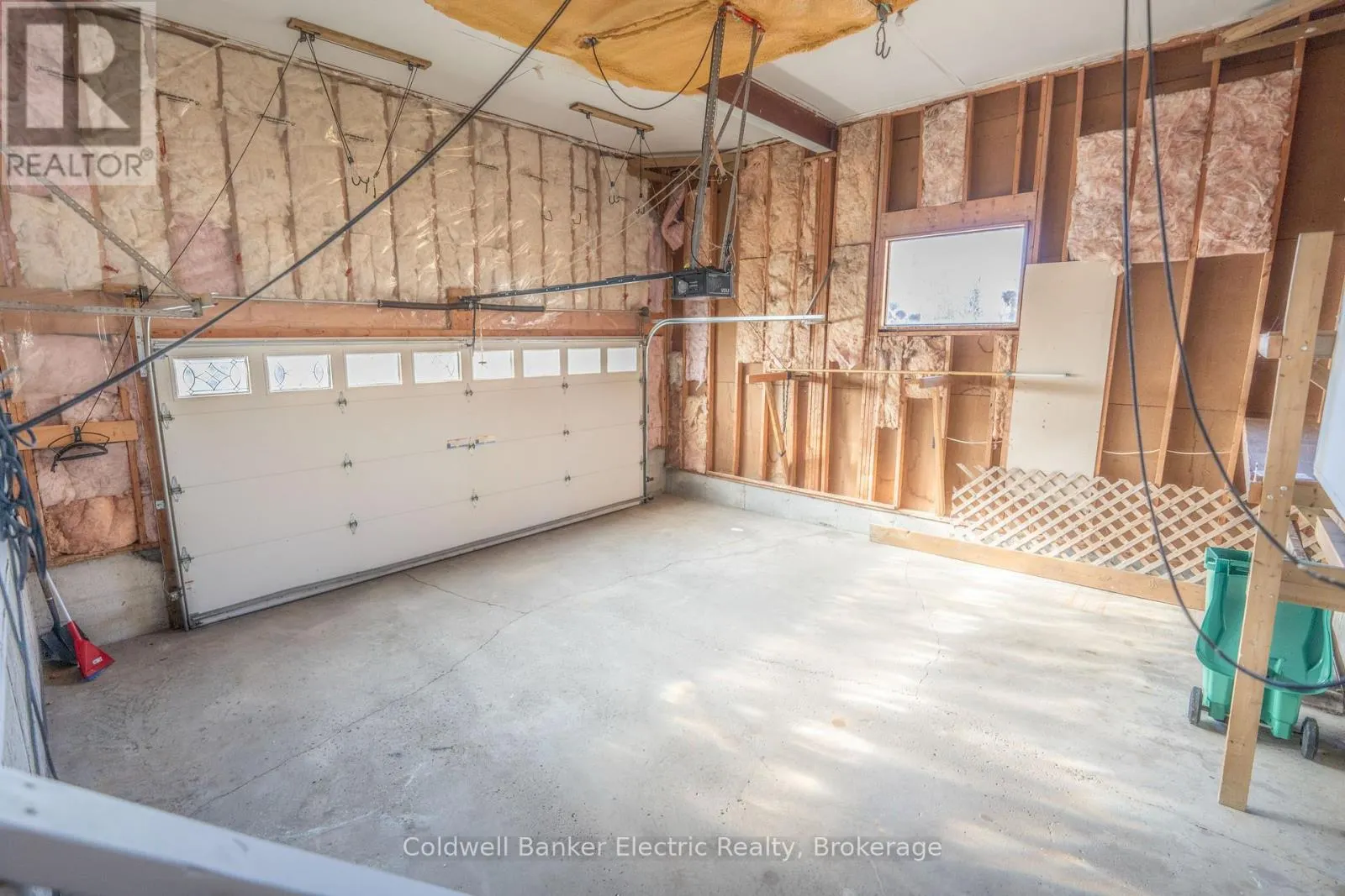 958 SMITHSIDE COURT