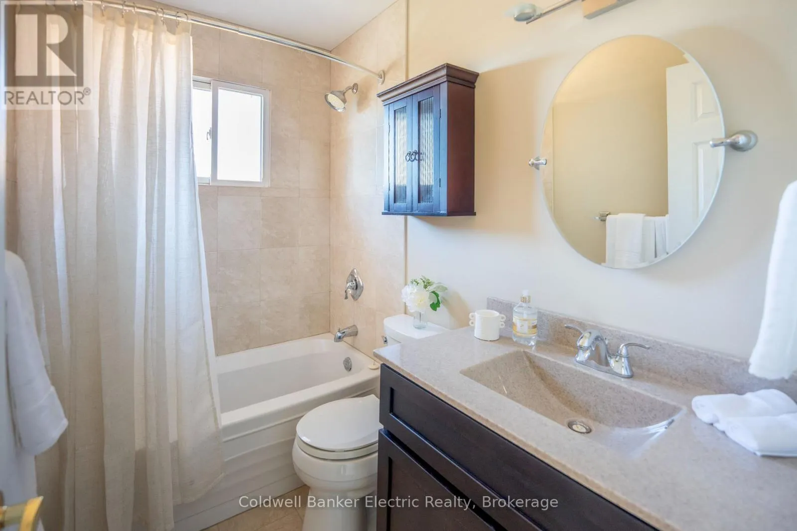 958 SMITHSIDE COURT