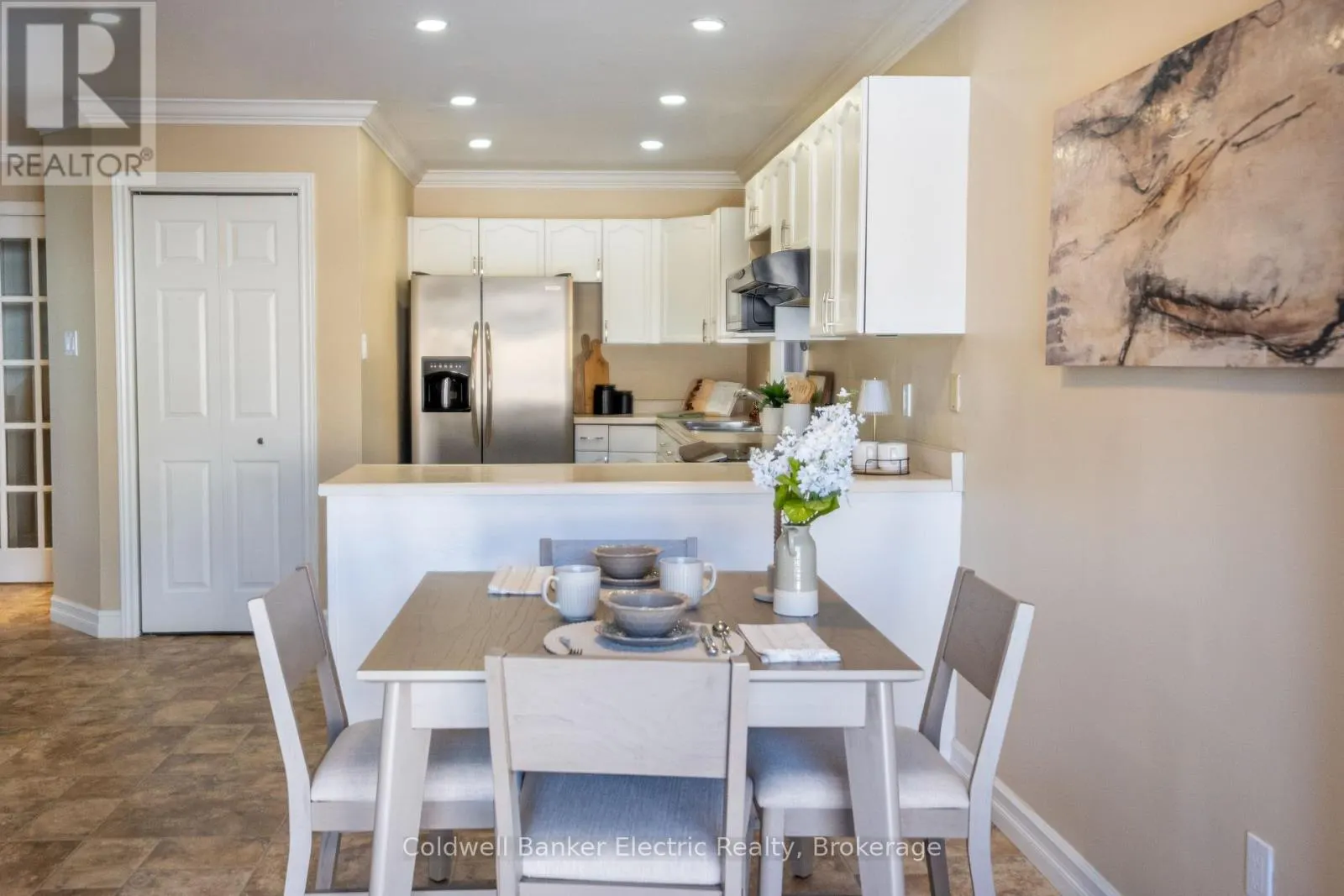 958 SMITHSIDE COURT