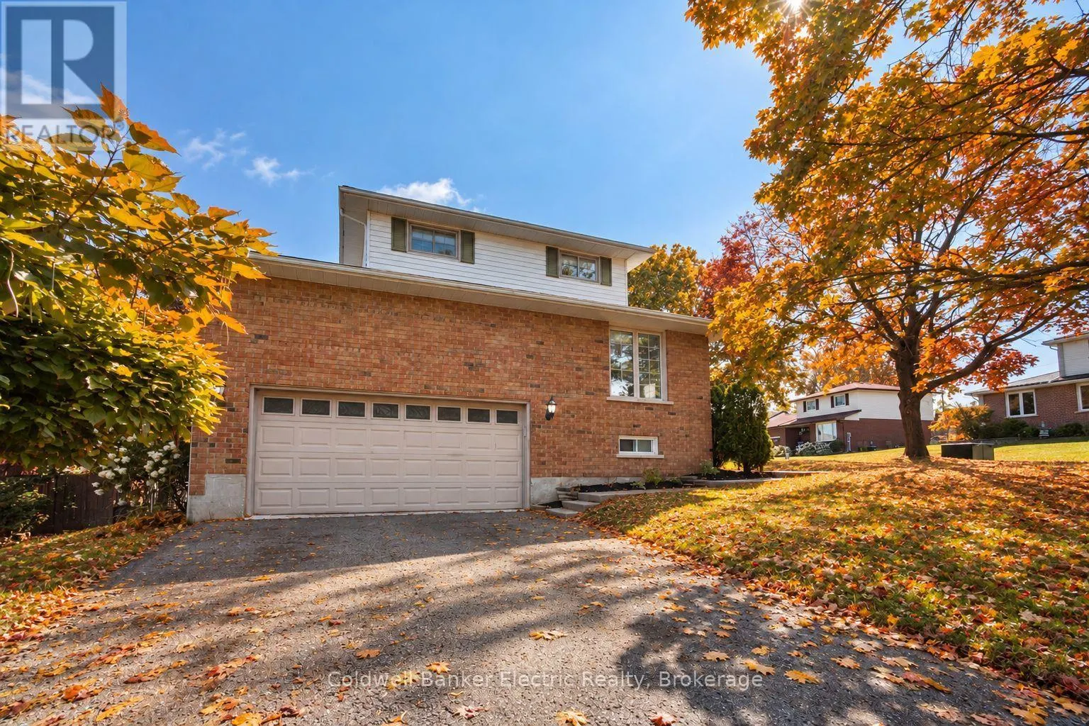 958 SMITHSIDE COURT