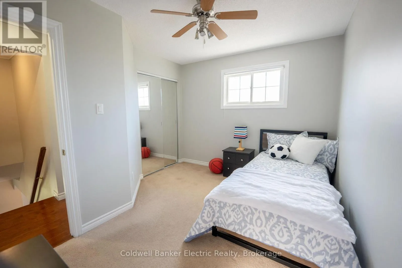 958 SMITHSIDE COURT