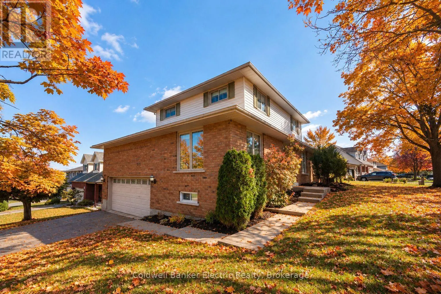 958 SMITHSIDE COURT