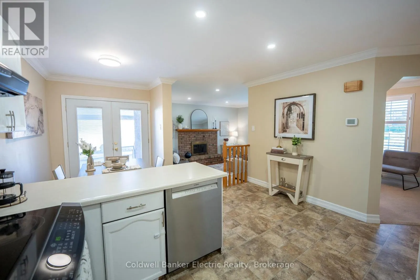 958 SMITHSIDE COURT