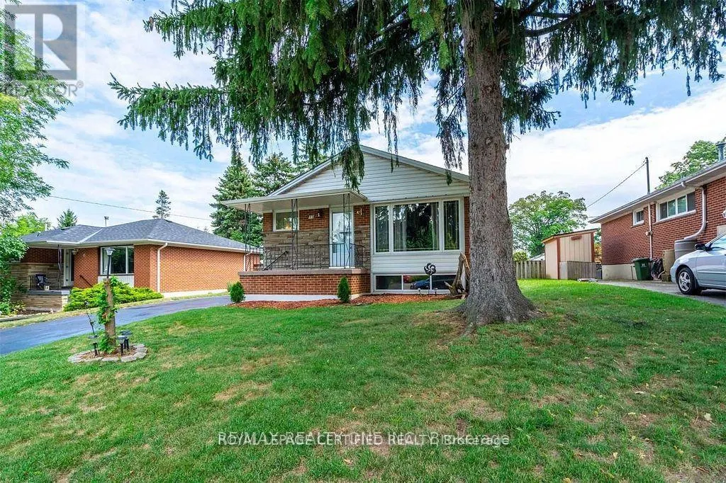 17 CARWYN CRESCENT