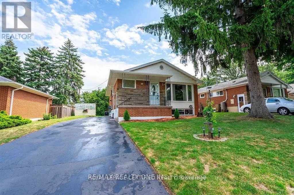 17 CARWYN CRESCENT