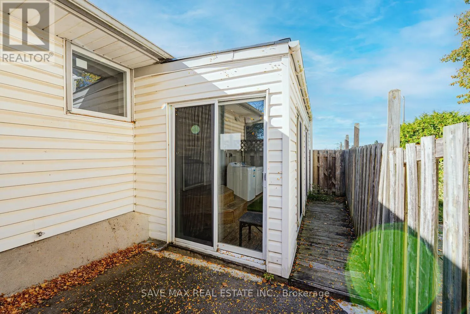 38 MANLEY CRESCENT