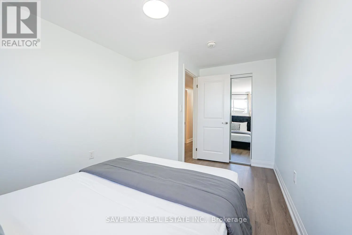 38 MANLEY CRESCENT