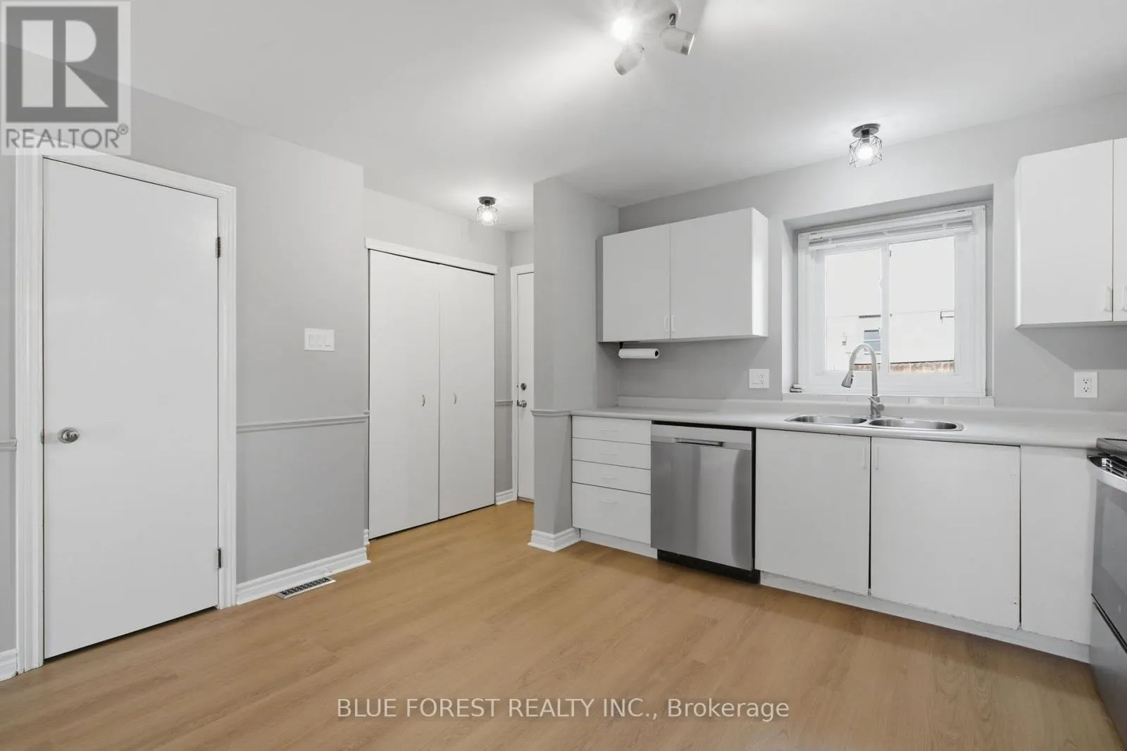 8 - 1920 CULVER DRIVE #8