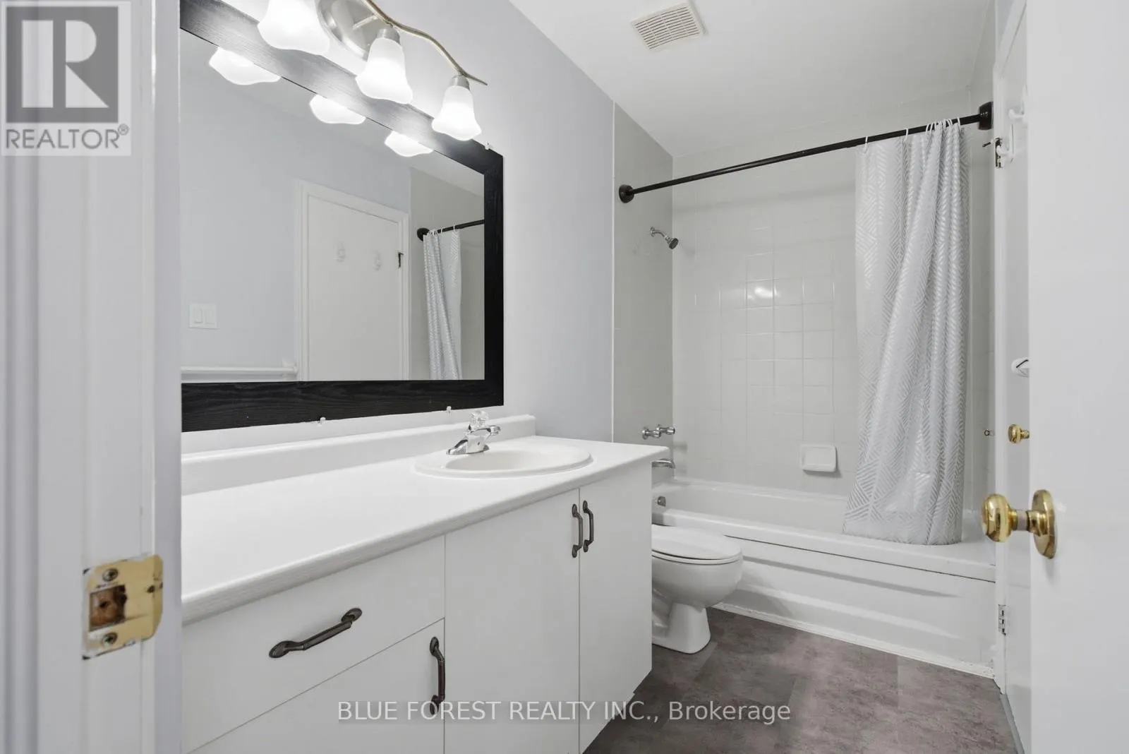 8 - 1920 CULVER DRIVE #8