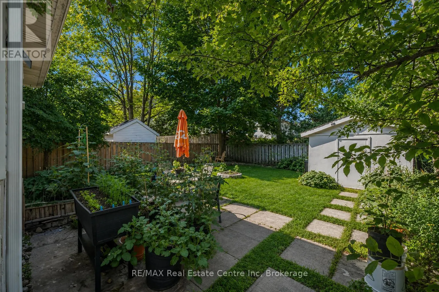 369 WEST ACRES DRIVE