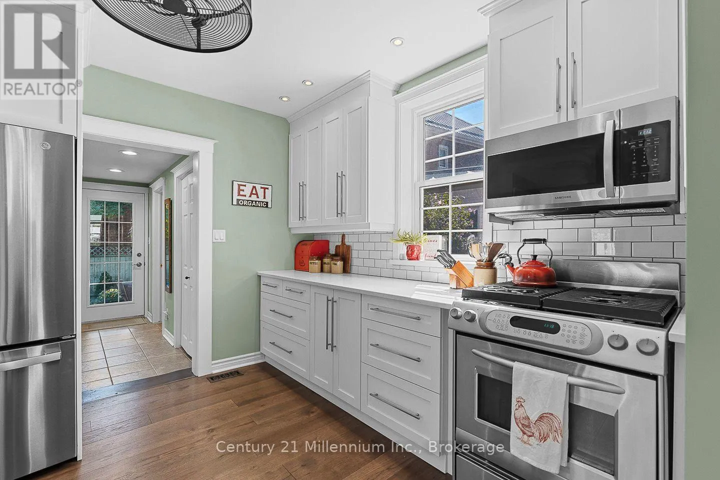 169 5TH A STREET E