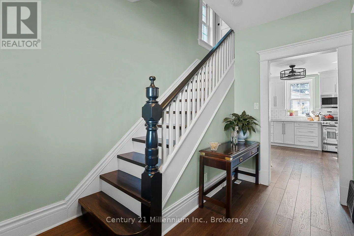 169 5TH A STREET E