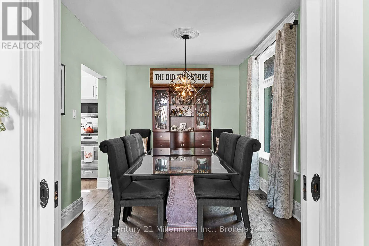 169 5TH A STREET E