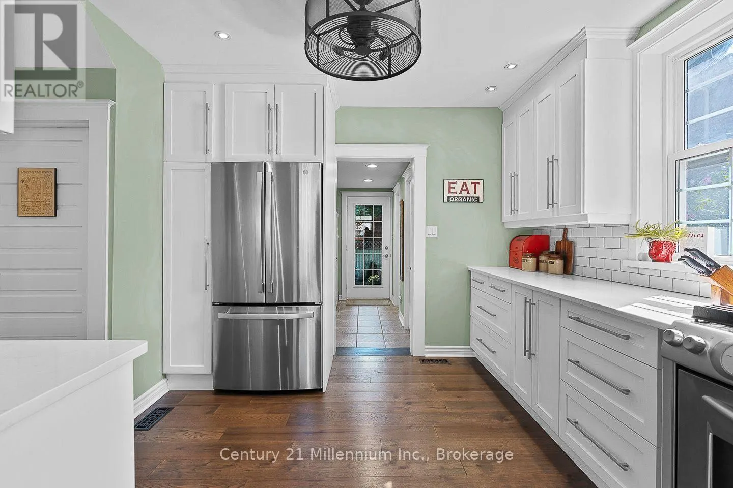 169 5TH A STREET E
