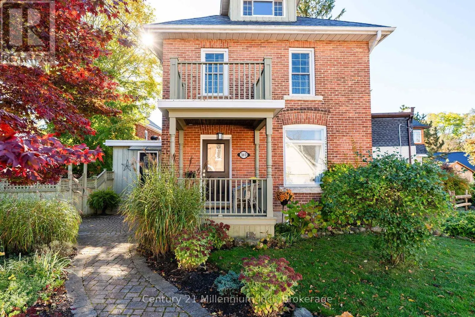 169 5TH A STREET E