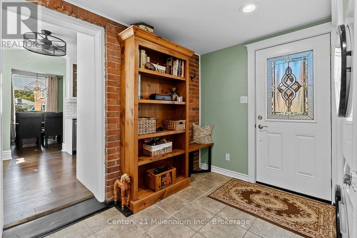 169 5TH A STREET E