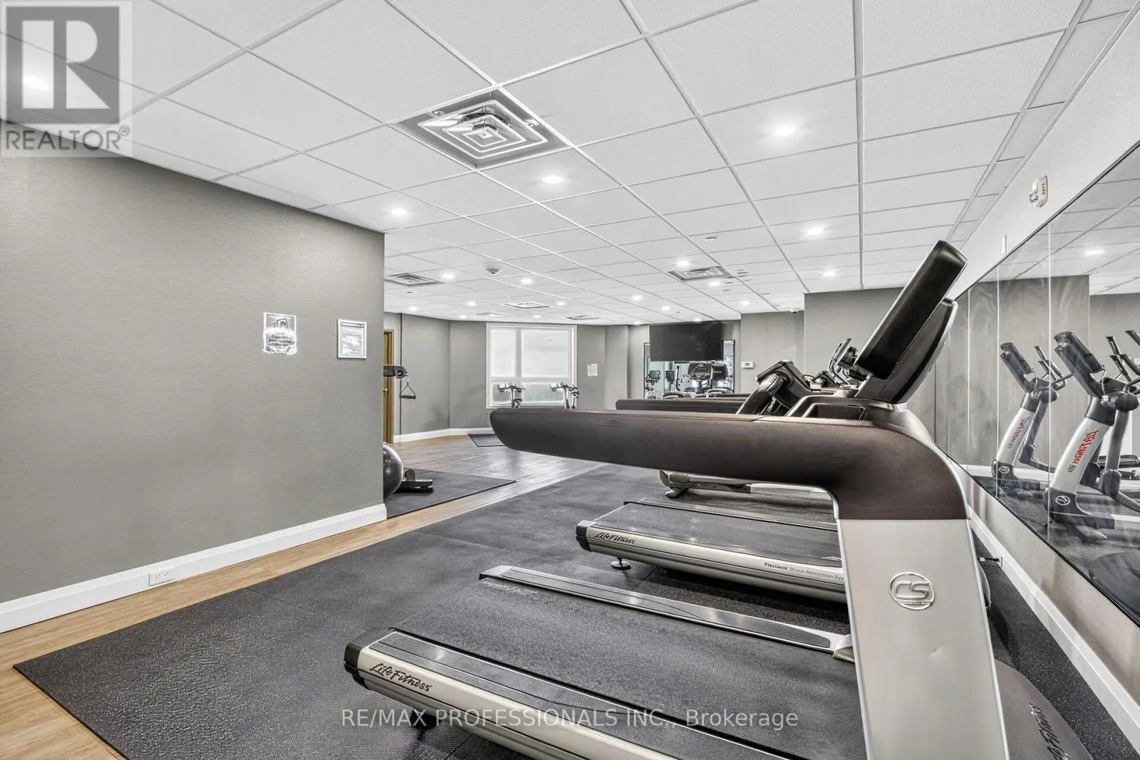 133 - 101 SHOREVIEW PLACE
