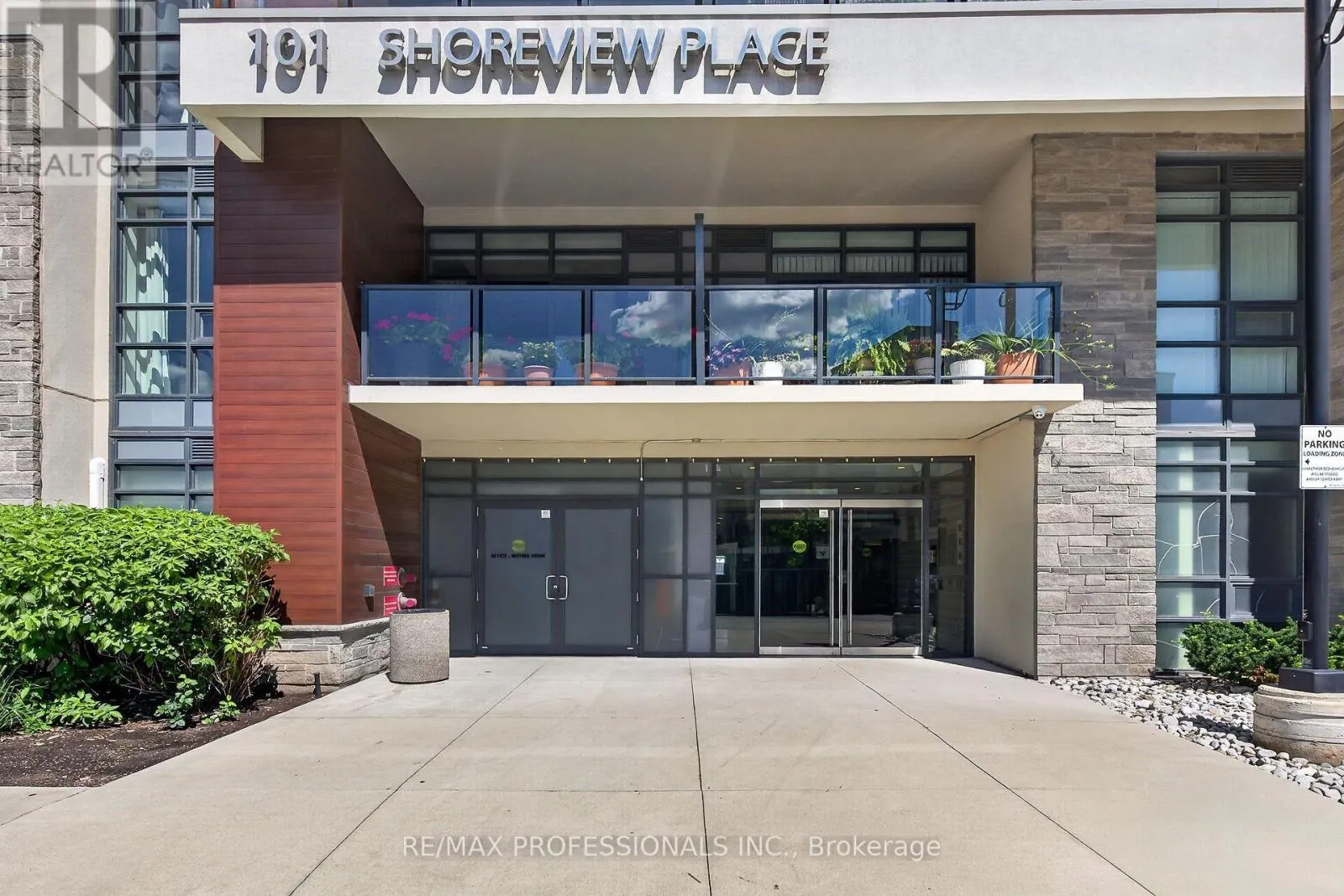133 - 101 SHOREVIEW PLACE