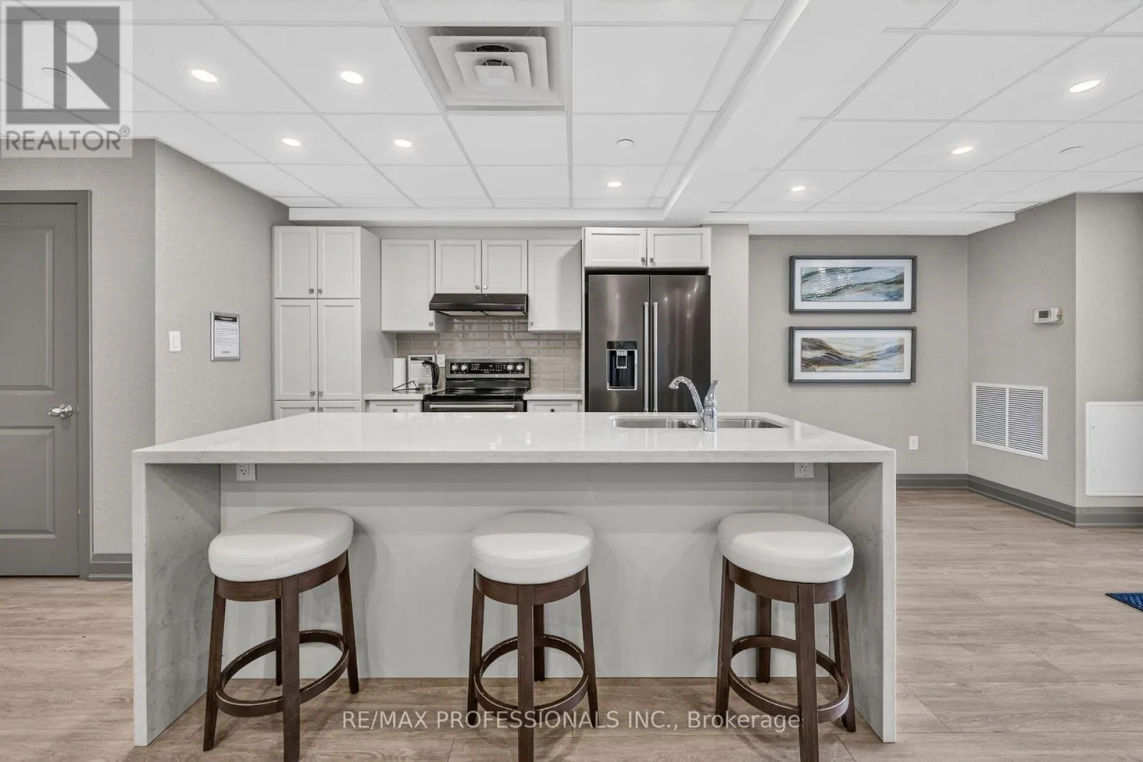 133 - 101 SHOREVIEW PLACE
