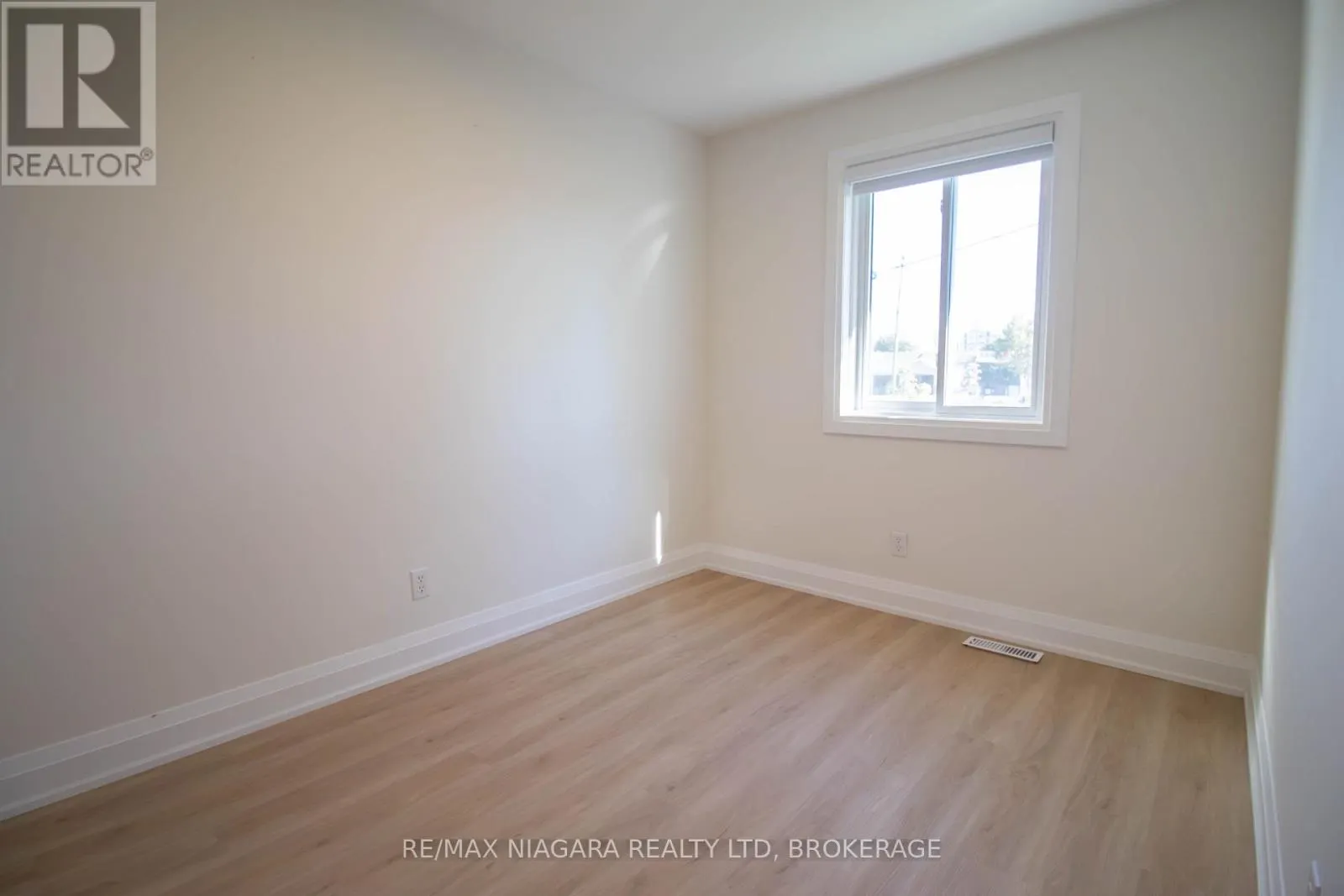 3 KLINES AVENUE