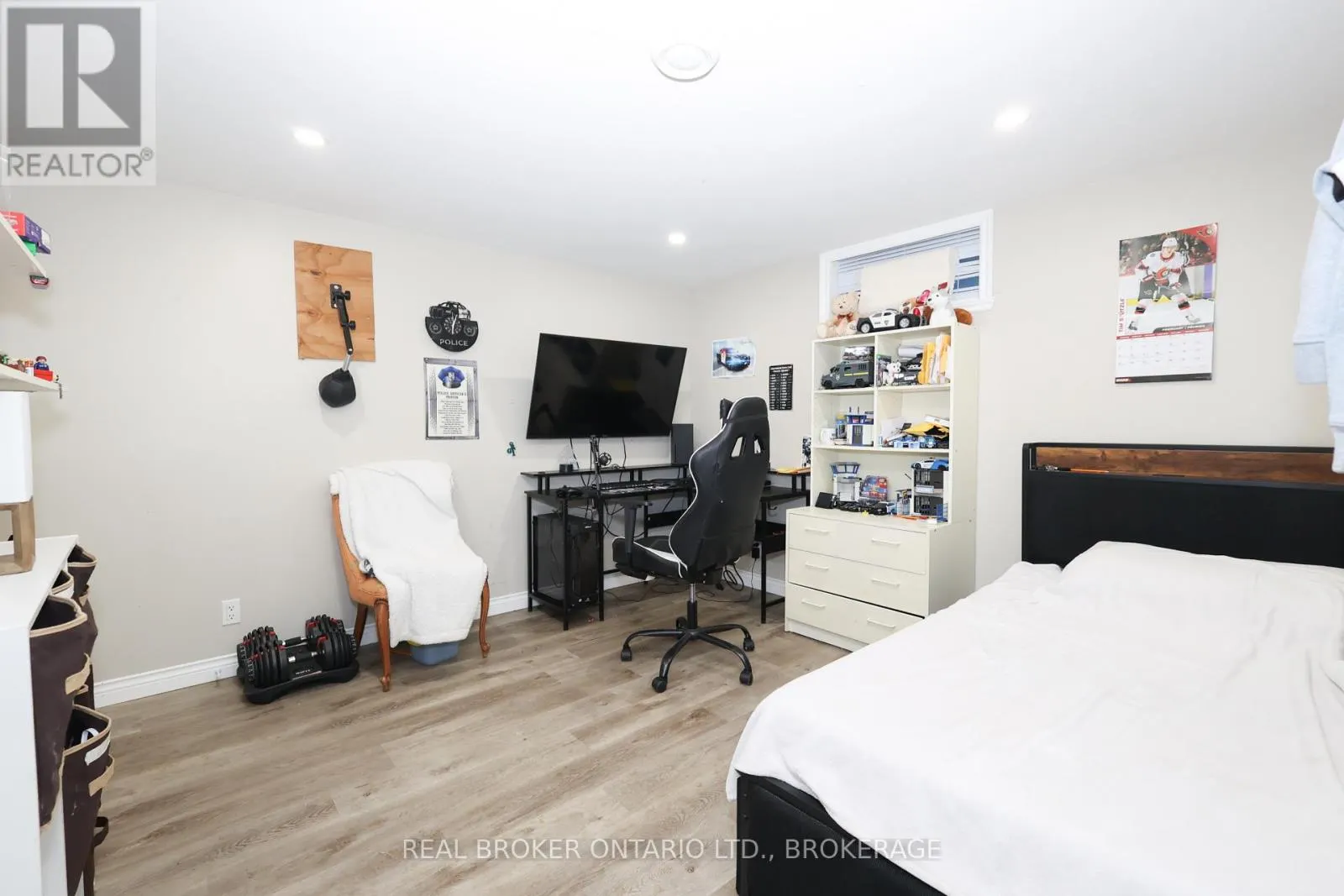 406 DOMINION STREET S